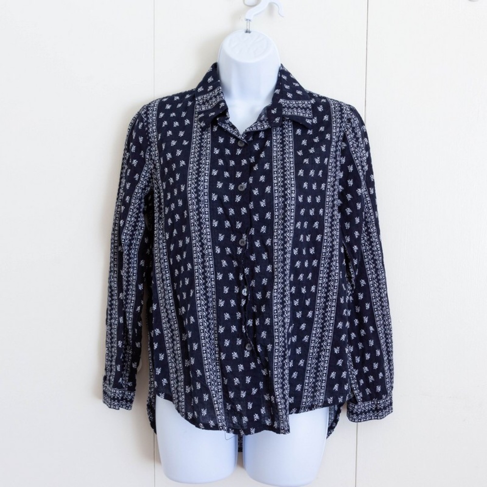 ✨10 for $10✨ Maks Maks - Navy Printed Buttondown